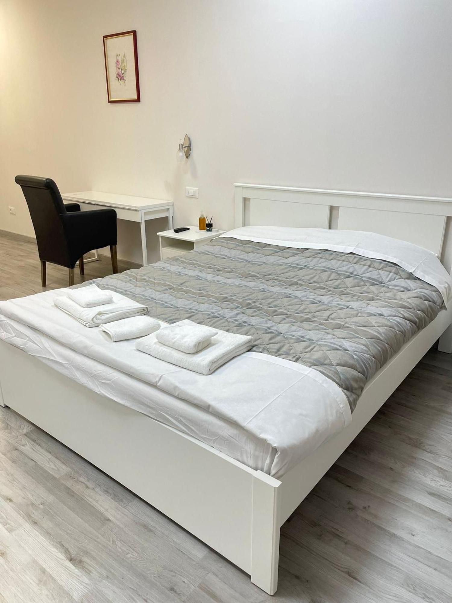 فندق Loft Office 17 كاستيل ماجّوري المظهر الخارجي الصورة